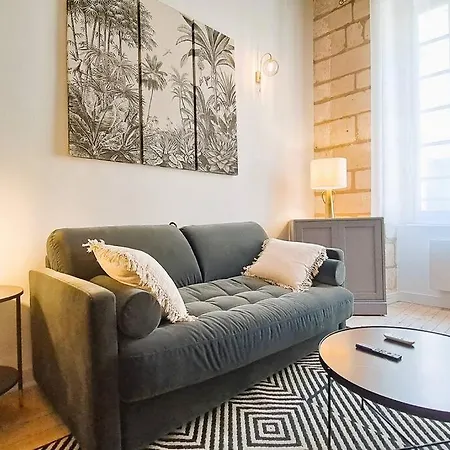 Studio Proche Basilique Saint Martin Apartman *